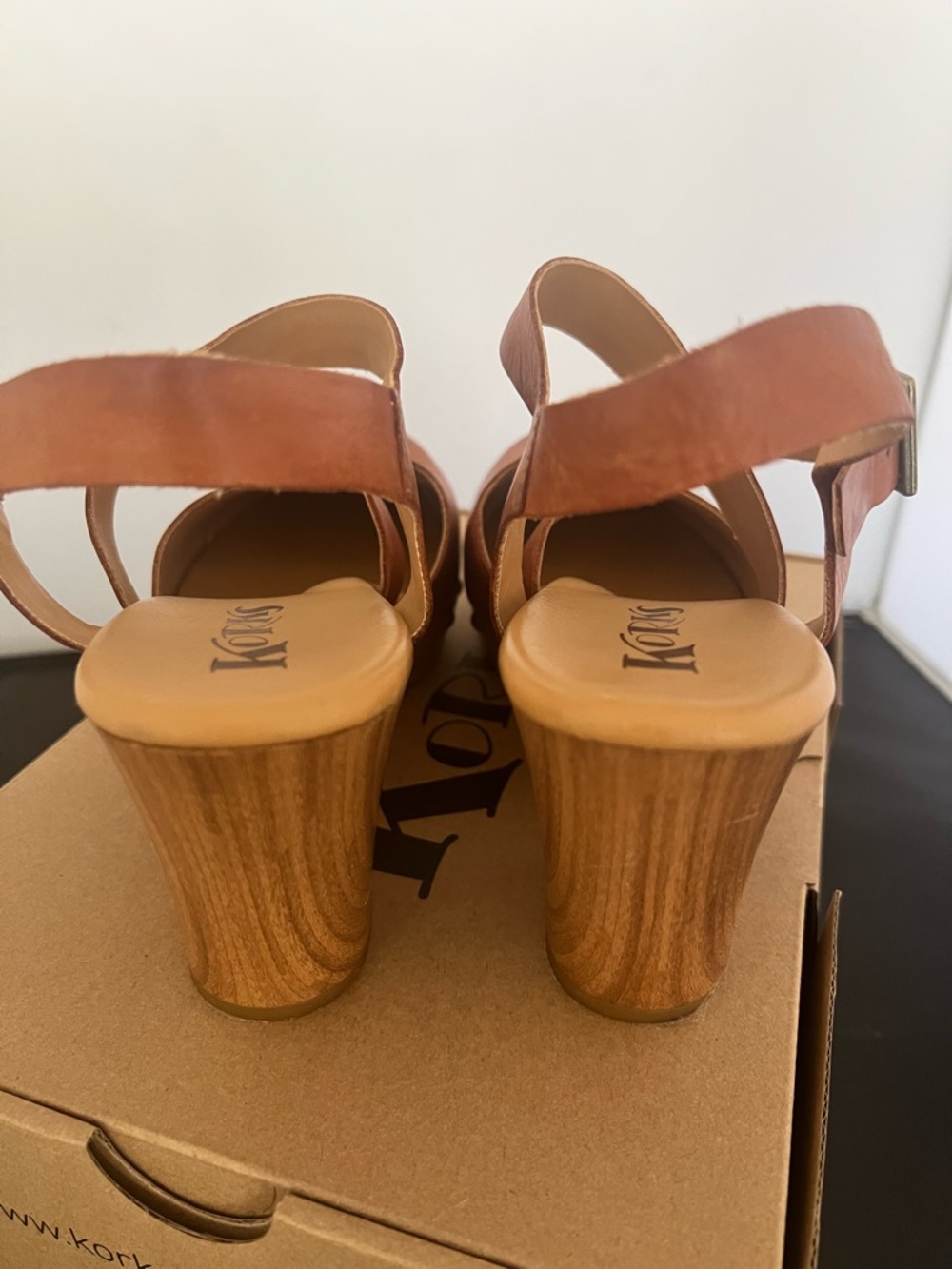 KORKS 'Abloom' Women's
Platform Slingback Leather Riveted
Clog: Size 9.5 - Picture 14 of 16